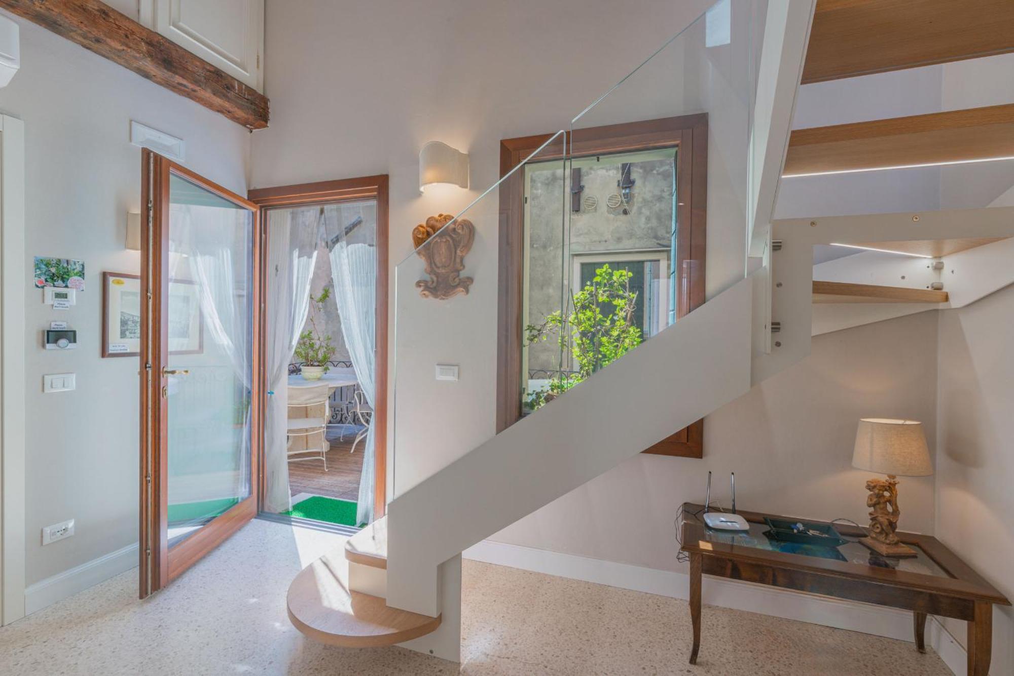 Casa Virginia Direct At The Canal Cannaregio With Own Roof Terrace 베니스 외부 사진