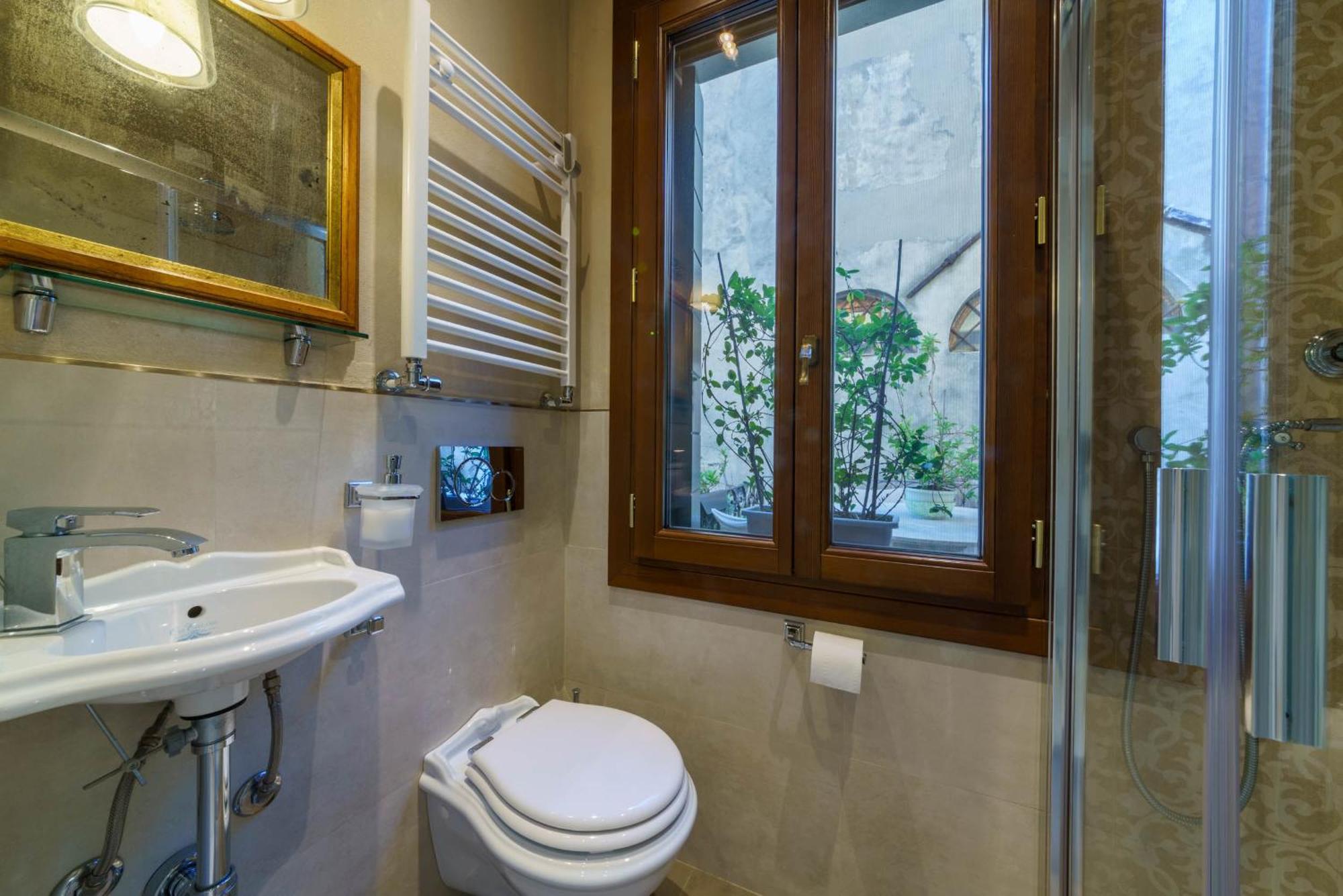 Casa Virginia Direct At The Canal Cannaregio With Own Roof Terrace 베니스 외부 사진
